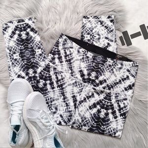 Victoria's Secret Tie Dye Knockout Cropped Legging